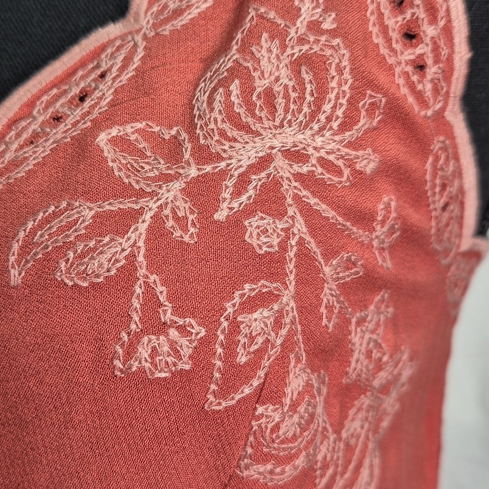 Love In A Hanger Embroidered Coral Strappy Blouse Size S Beautiful Detailing - Picture 7 of 11